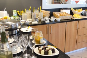 Desayuno buffet todos los días (con cargo)