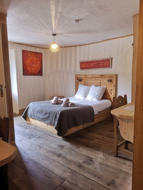 Chambre Double Confort | Bureau, Wi-Fi gratuit