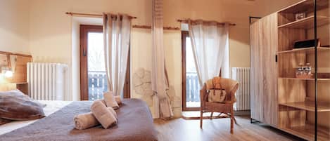 Comfort Triple Room | Desk, free WiFi