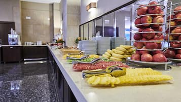 Free daily buffet breakfast