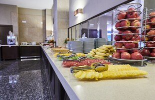 Free daily buffet breakfast