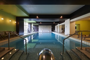 Indoor pool, pool loungers