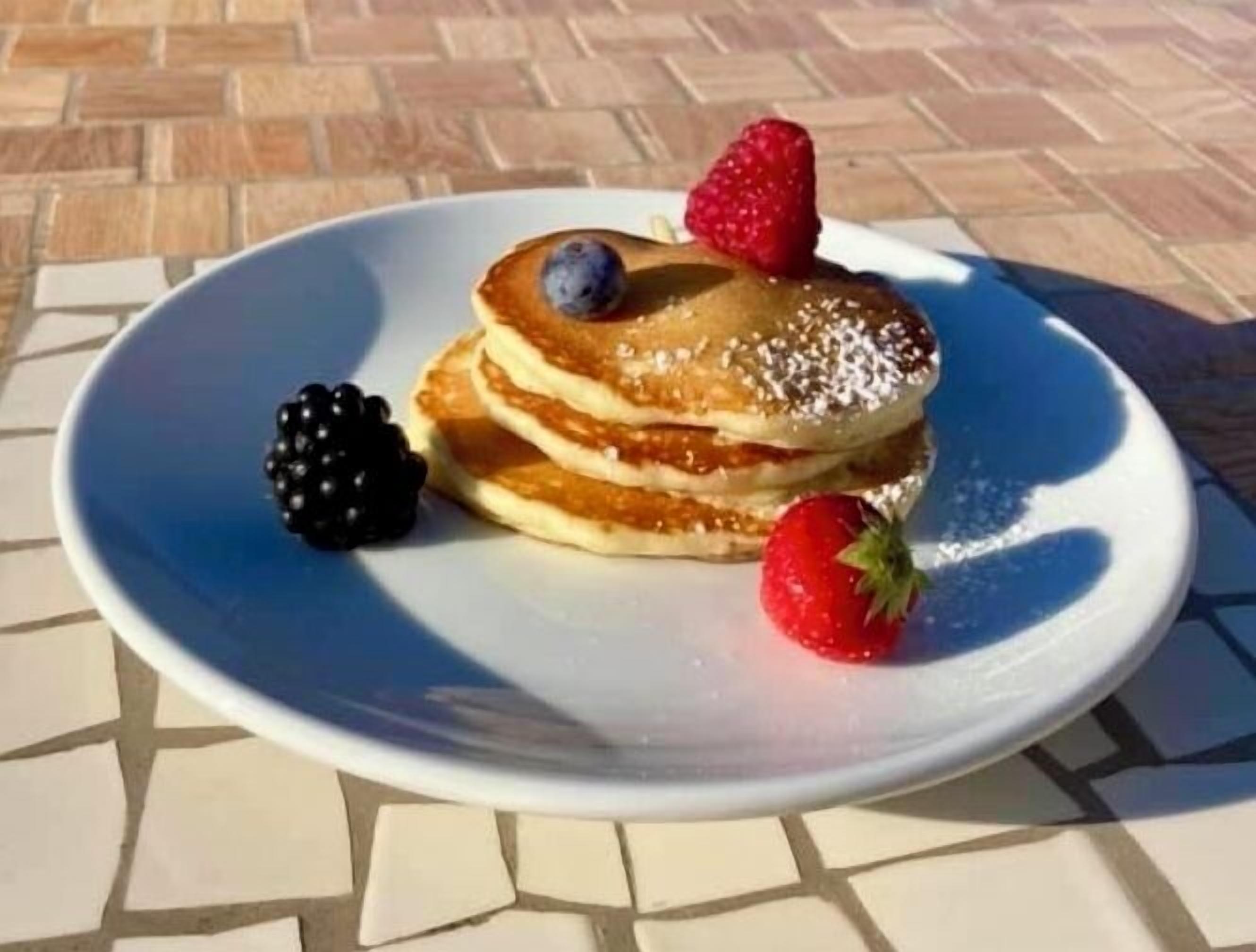 daily cooked-to-order breakfast (eur 14.50 per person)