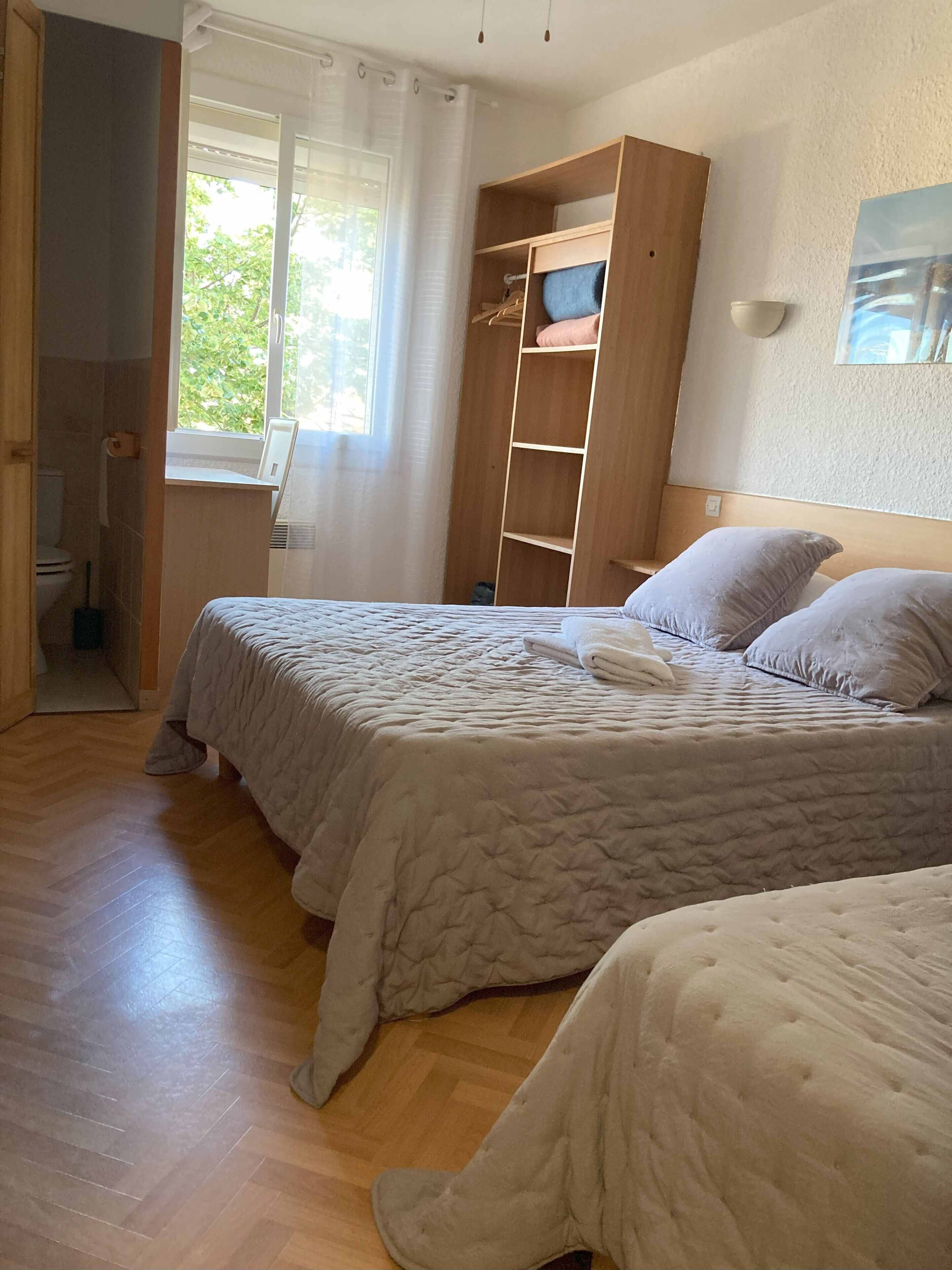 triple room | premium bedding, soundproofing, free wifi, bed sheets