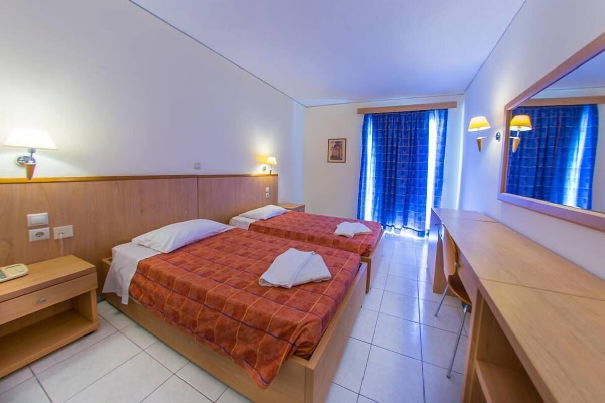 In-room safe, iron/ironing board, free WiFi