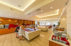 Lunch and dinner served - Poseidon Beach Hotel - All Inclusive (Zakynthos)