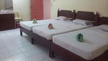 1 habitación y escritorio