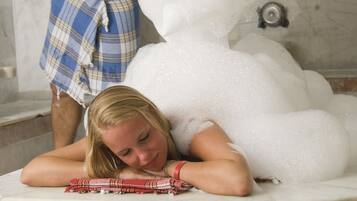 Sauna, Turkish bath/hammam, body treatments, facials, 5 treatment rooms