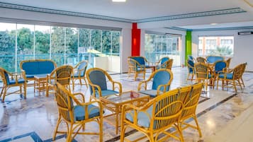 Lobby-Lounge