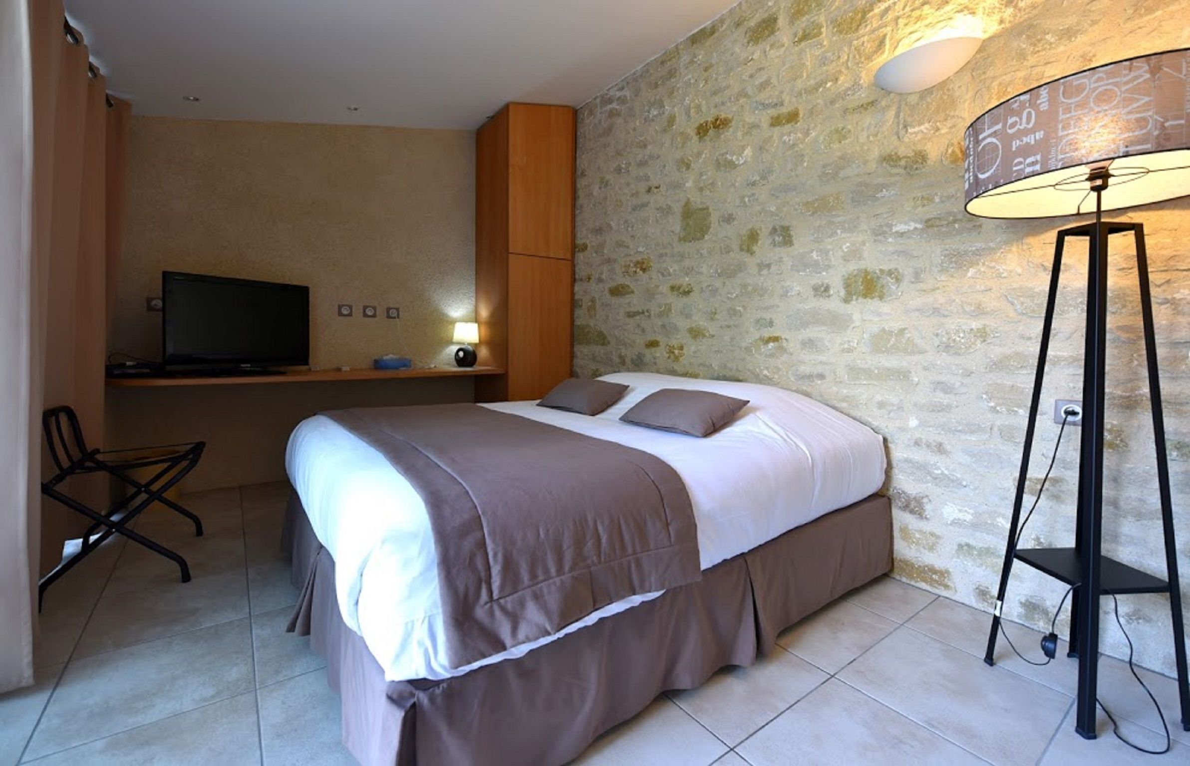 Soundproofing, iron/ironing board, rollaway beds, free WiFi