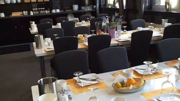 Daily buffet breakfast (EUR 10.00 per person)