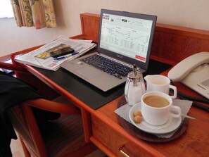 Doppia Standard, non fumatori | Business center in camera