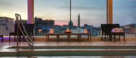 Sauna, hot tub, steam room, Turkish bath, body treatments, aromatherapy