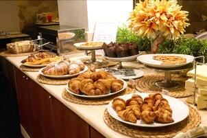 Desayuno buffet incluido todos los días 