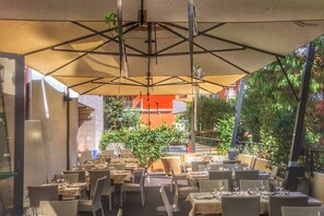 Exterior detail - Hotel Airone (Grosseto)