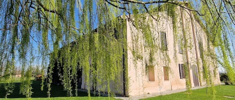 Fachada de la propiedad