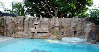 Assinie Weekend Lodge