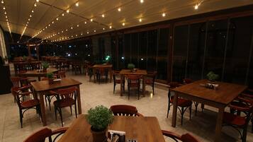 Breakfast, lunch, dinner served; international cuisine