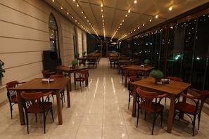 Café da manhã, almoço e jantar