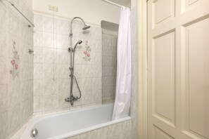 Appartement, 1 chambre | Baignoire profonde