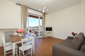 Apartment, 2 Bedrooms | Living area | Flat-screen TV - Impero House Rent - Costa Azzurra (Stresa)