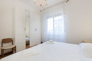 Apartment, 2 Schlafzimmer | 2 Schlafzimmer, Schreibtisch, kostenlose Babybetten, kostenloses WLAN