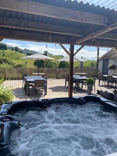 The Grousemoor Country House