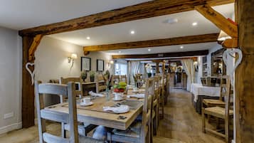 Superior House, Accessible, Ensuite | Restaurant