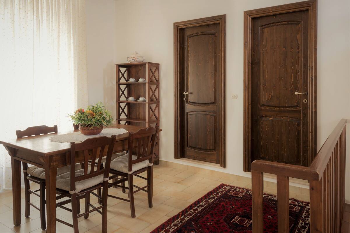 Appartamento Classic, 2 camere da letto | Area soggiorno | TV a schermo piatto