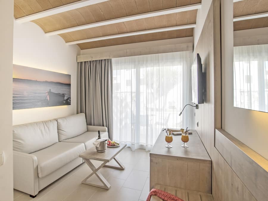 Junior Suite, Terrace, Ground Floor | Living room | TV