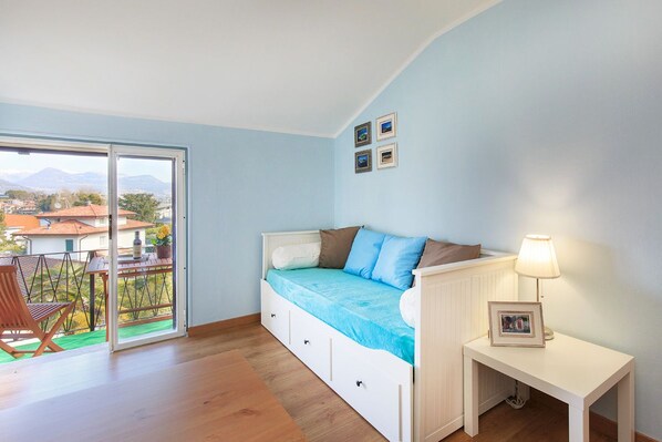 Departamento, 1 habitación | Área de sala de estar | Televisión de pantalla plana