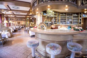 Bar (on property) - Hotel Hennies (Isernhagen)