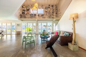 Interior - Maison d'Ô Baie de Saint-Jacques, on a wild beach (Sainte-Marie)