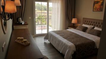 Standard Double or Twin Room | Premium bedding, Tempur-Pedic beds, minibar, in-room safe