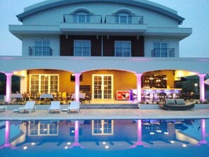 Poolside bar - Sarban Hotel (Fethiye)