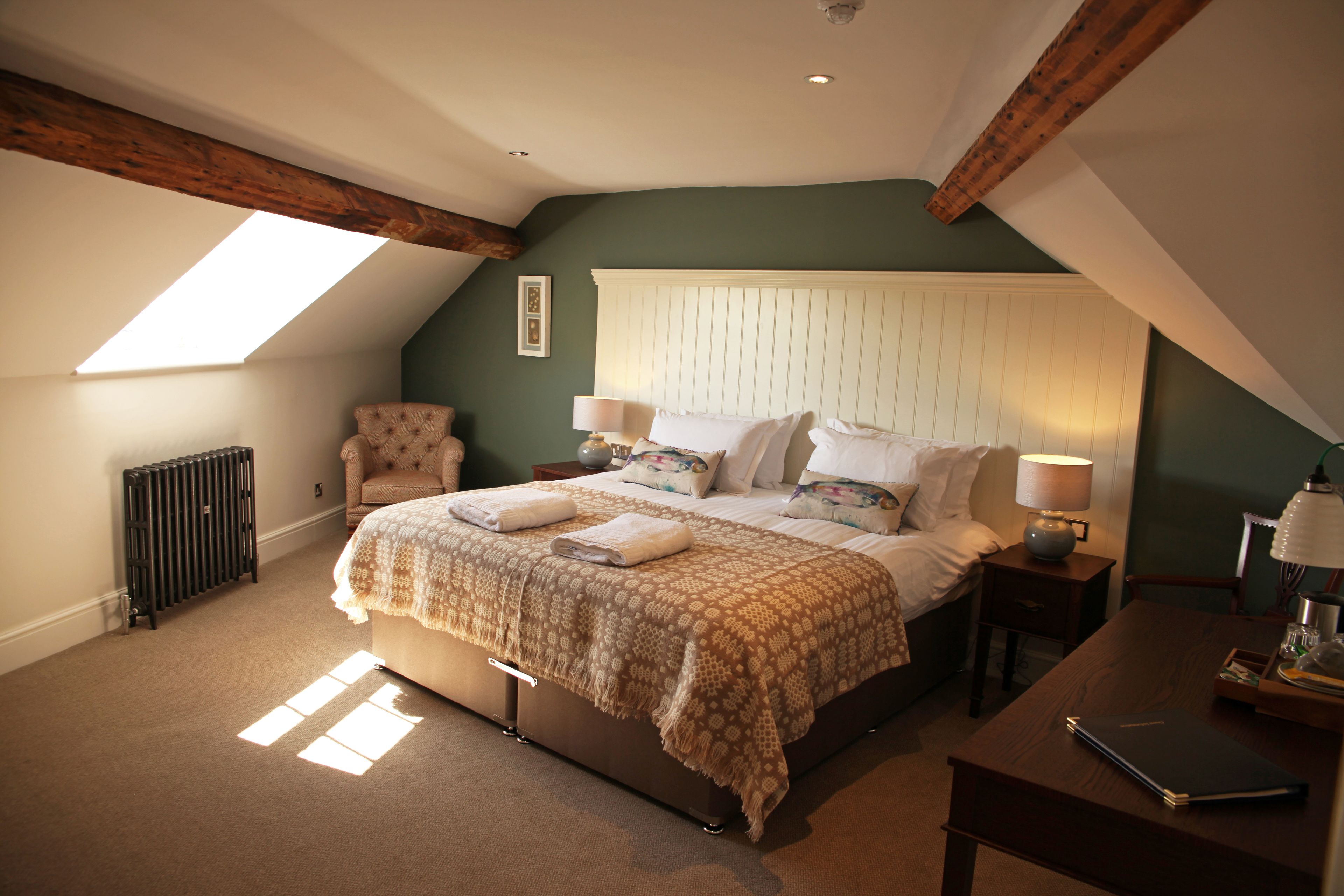 Deluxe Double Room, 1 King Bed | Desk, iron/ironing board, free WiFi, bed sheets