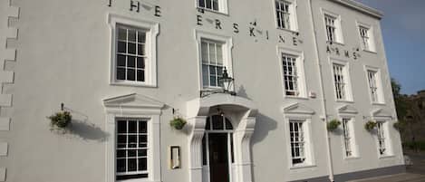 واجهة المنشأة