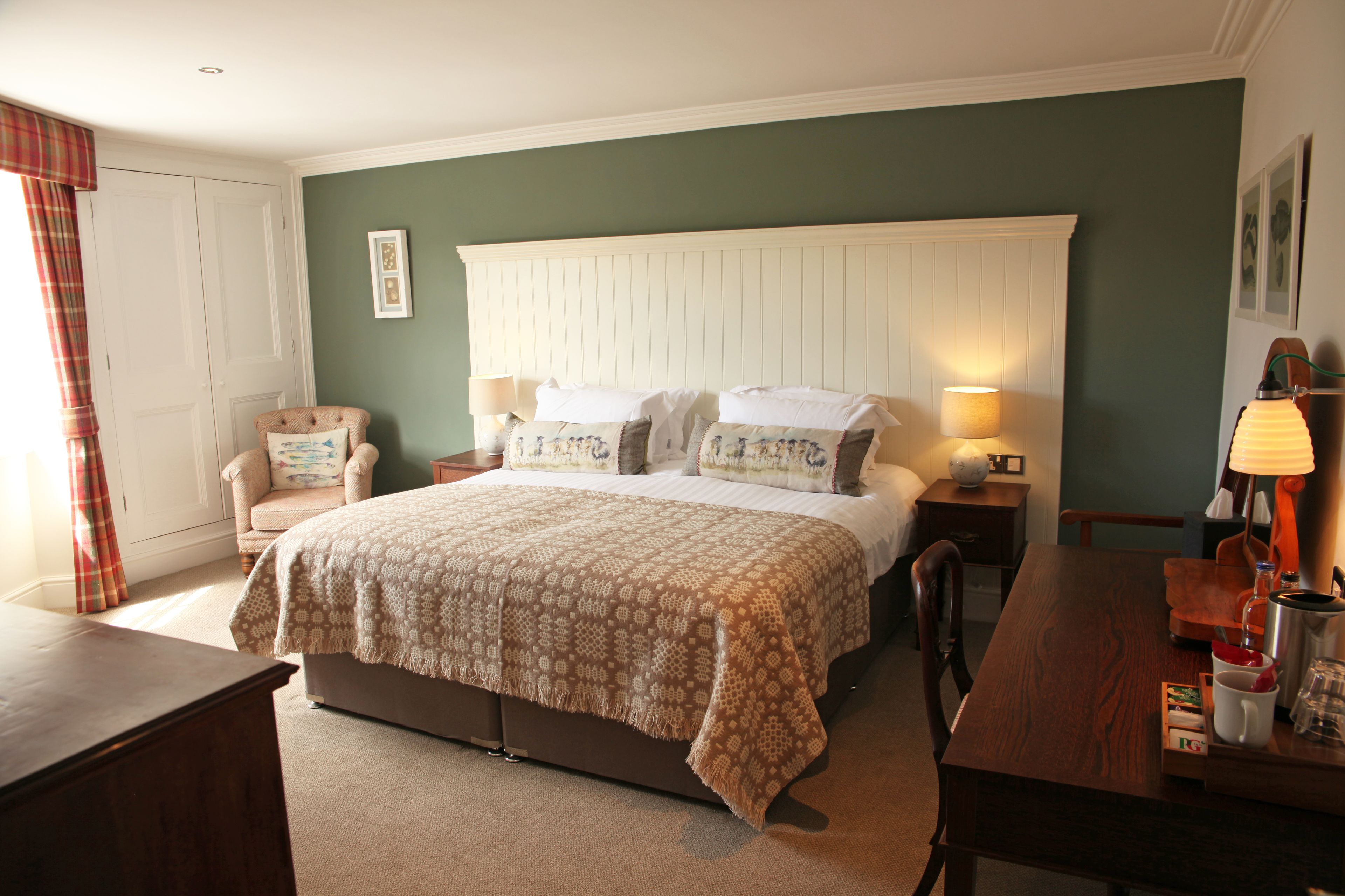 Desk, iron/ironing board, free WiFi, bed sheets