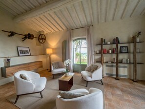 Interior detail - Argiano Dimore (Montalcino)