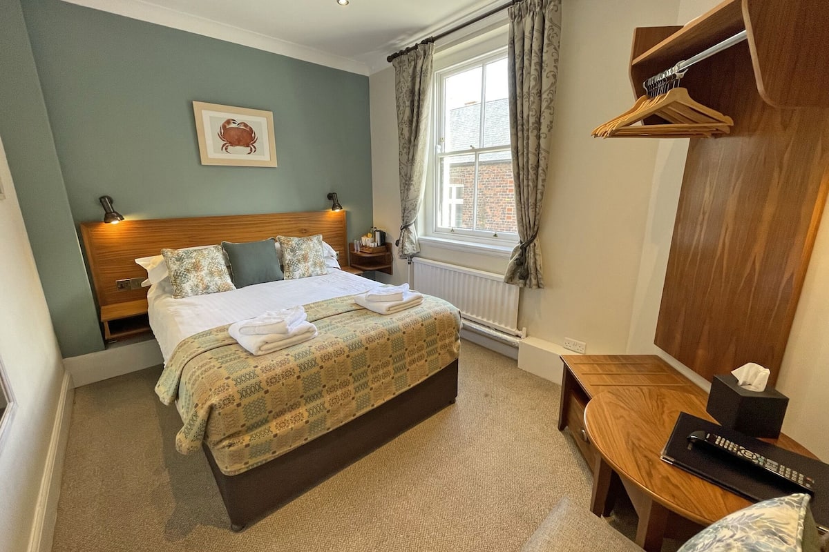 Standard Single Room | Desk, free WiFi, bed sheets