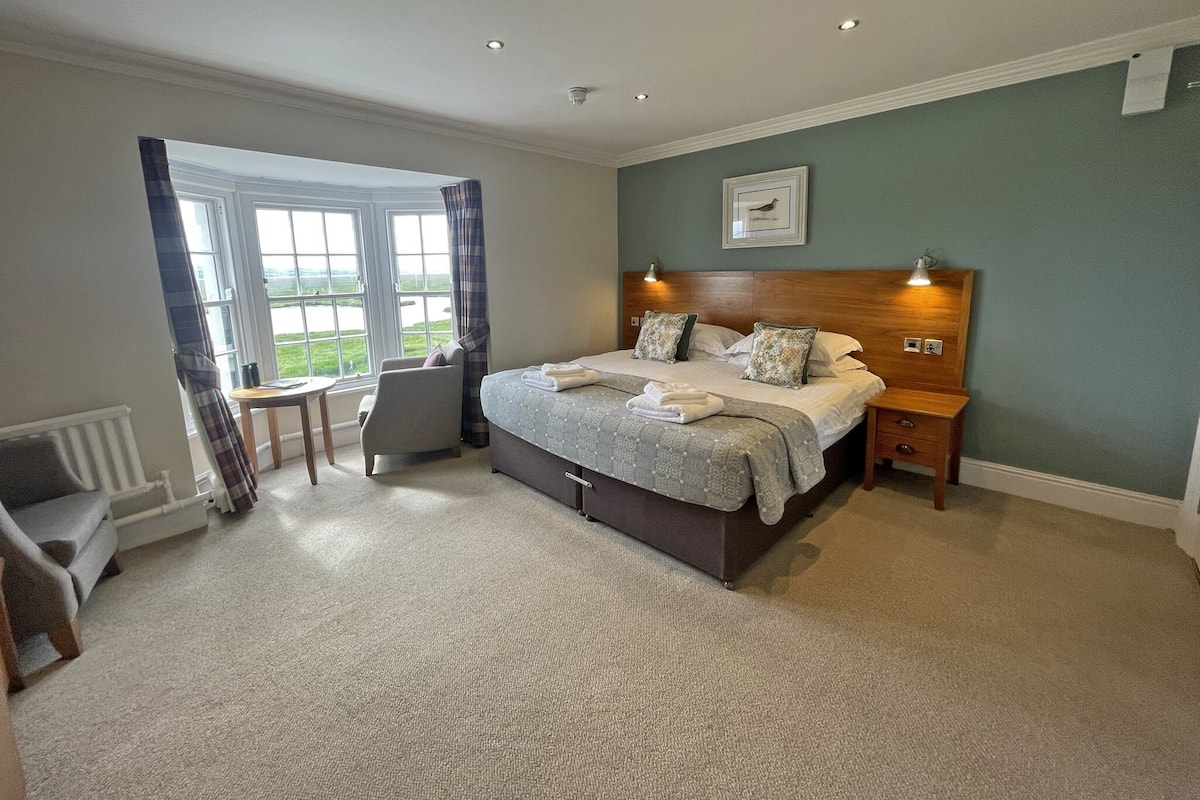 Superior Double Room, 1 King Bed | Desk, free WiFi, bed sheets