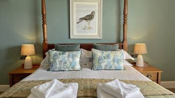 Deluxe Double Room, 1 King Bed | Desk, free WiFi, bed sheets