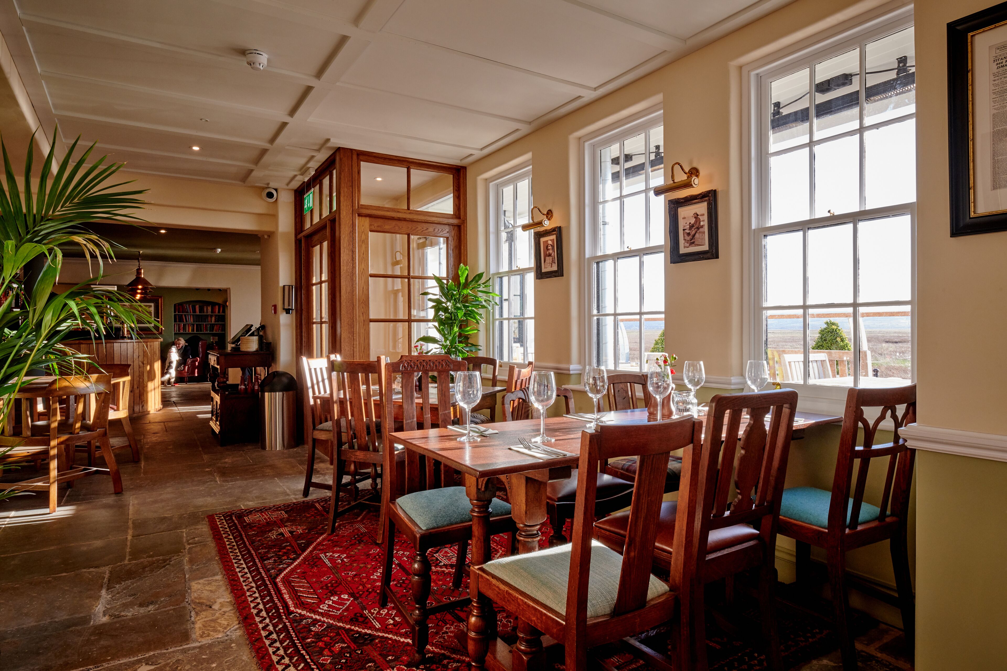 Se sirven almuerzos y cenas, cocina británica