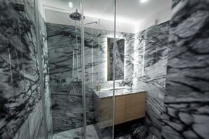 Doppel- oder Zweibettzimmer, eigenes Bad (Boavista) | Badezimmer