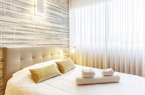 Doppia Basic, bagno privato (Batalha-  Small Room) | Con stile personalizzato, con arredamento individuale, Wi-Fi gratuito