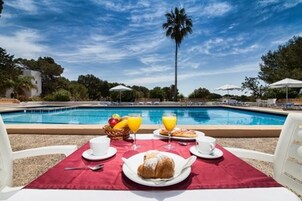 Frokostbuffé hver dag (mot et tillegg)
