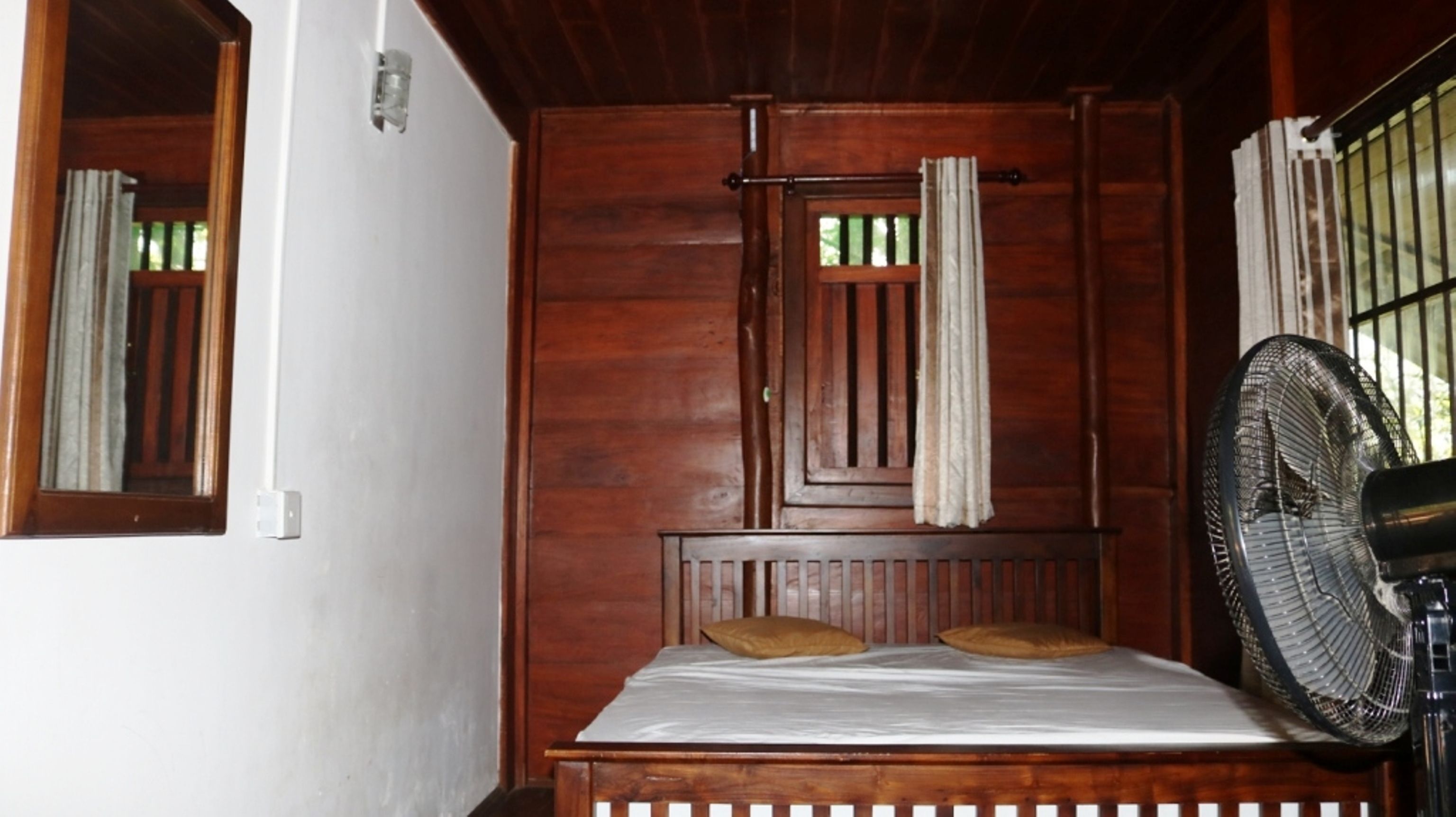 1 bedroom, in-room safe, desk, iron/ironing board