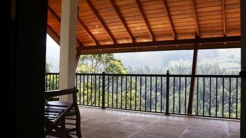 Birds Paradise Hotel