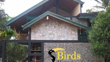 Façana frontal de l'allotjament