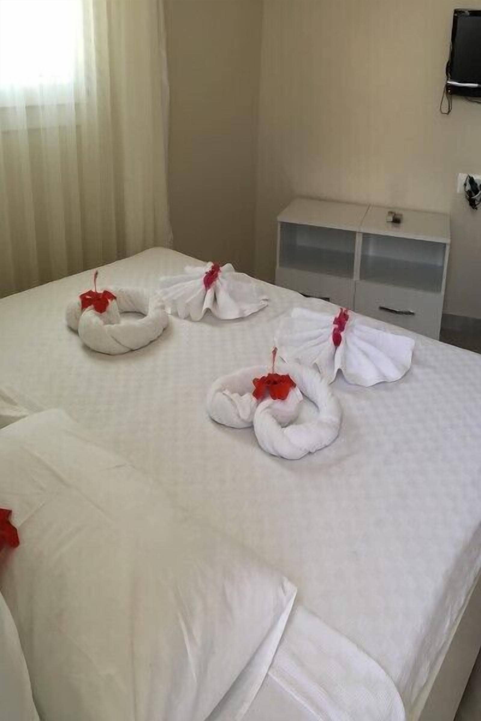 triple room | minibar, blackout curtains, free wifi, bed sheets